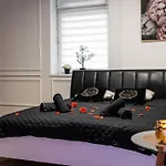 Zamoyskiego Jacuzzi Apartment